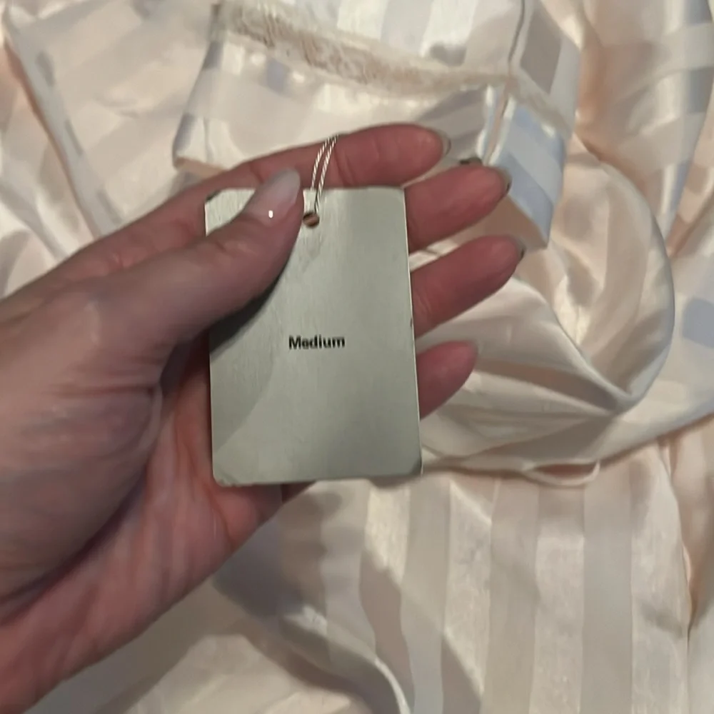 Christian Dior House Robe - Picture 10 of 12